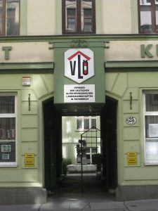 Eingang zum recht pompösen 'Haus der Heimat' in der Steingasse 25, Wien-Landstraße - Bildquelle: Ewald Judt/AustriaForum.at unter CC 4.0.