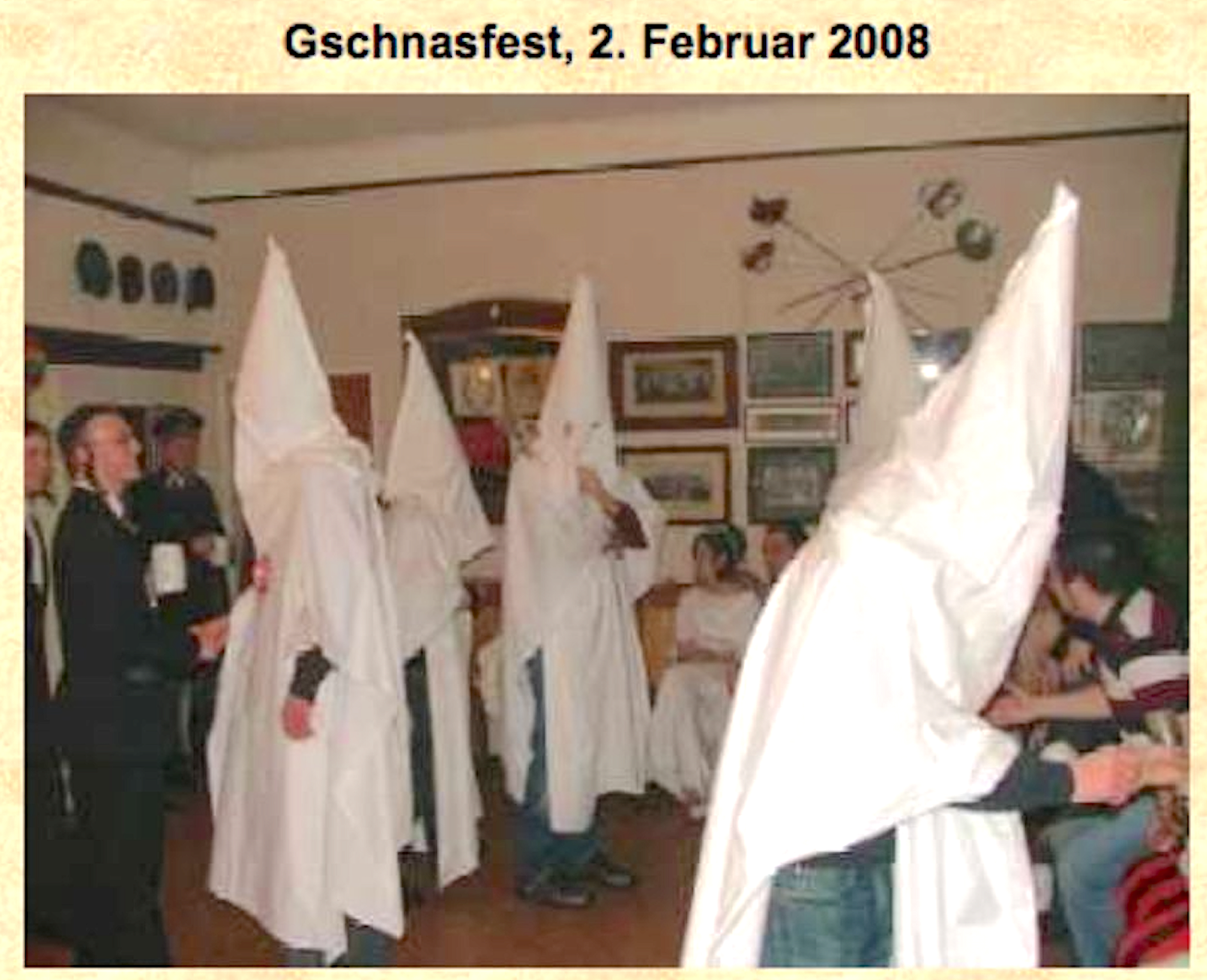Germania-Gschnas 2008: mit Ku Klux Klan, Uniformierten und orthodoxem Juden (Screenshot Website Germania Wien, 2013)