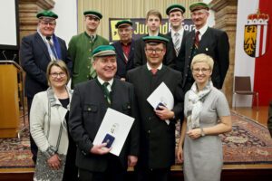 Karl Winkler und Gerald Zauner werden 2015 vom Land OÖ für Verdienste um die oö. Jugend geehrt (Foto: Land OÖ)