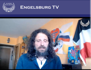 Martin Laker mit Reichskriegsflagge als Deko (Screenshot Engelsburg TV Mai 2021)