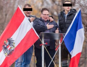 Enzinger am 26.11.15 am Deserteursdenkmal in Wien (Foto "Rechtsdrall")