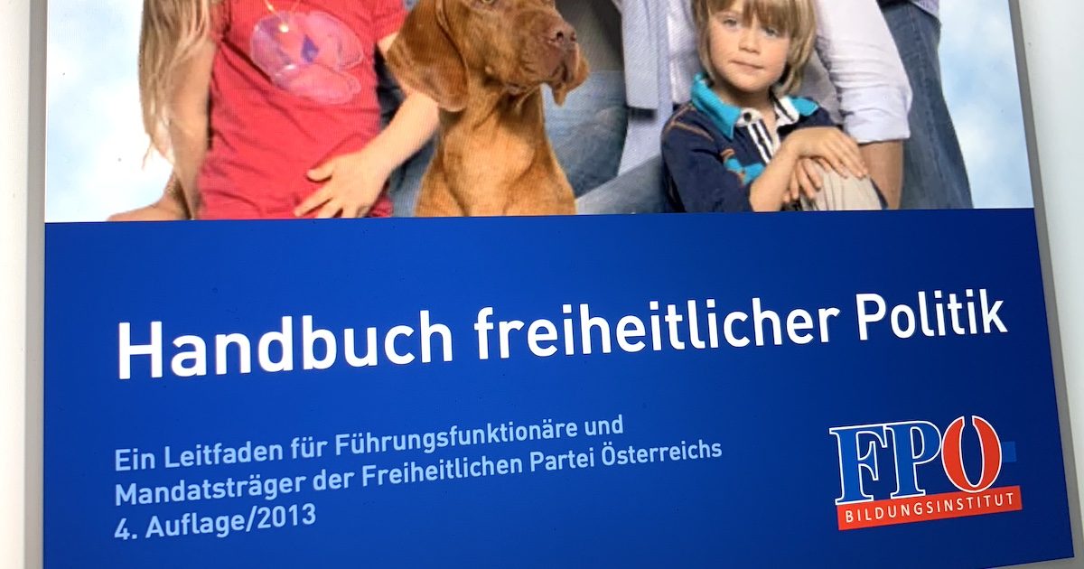 Handbuch freiheitlicher Politik 2013 Cover