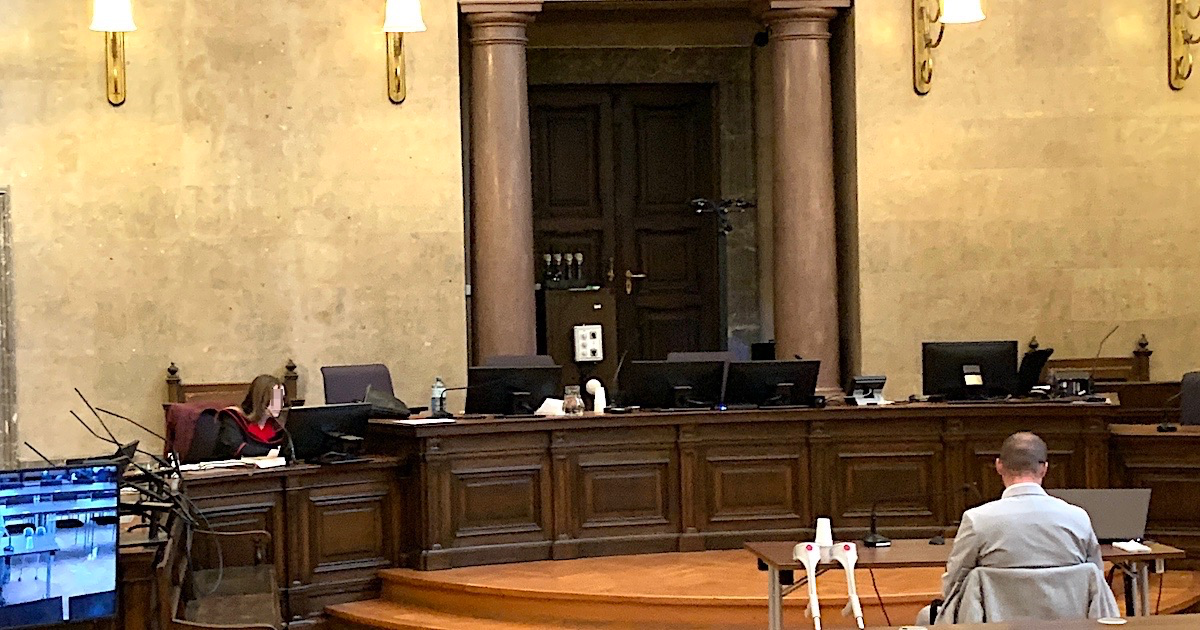 Michael B. im Großen Schwurgerichtssaal des Landesgerichts Wien (18.3.24, © SdR)