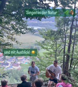 Gernot Kroat (links) und Gerfrid Schmidt als Vorturner beim Turnerbund-Knabenlager (Screenshot Instagram)