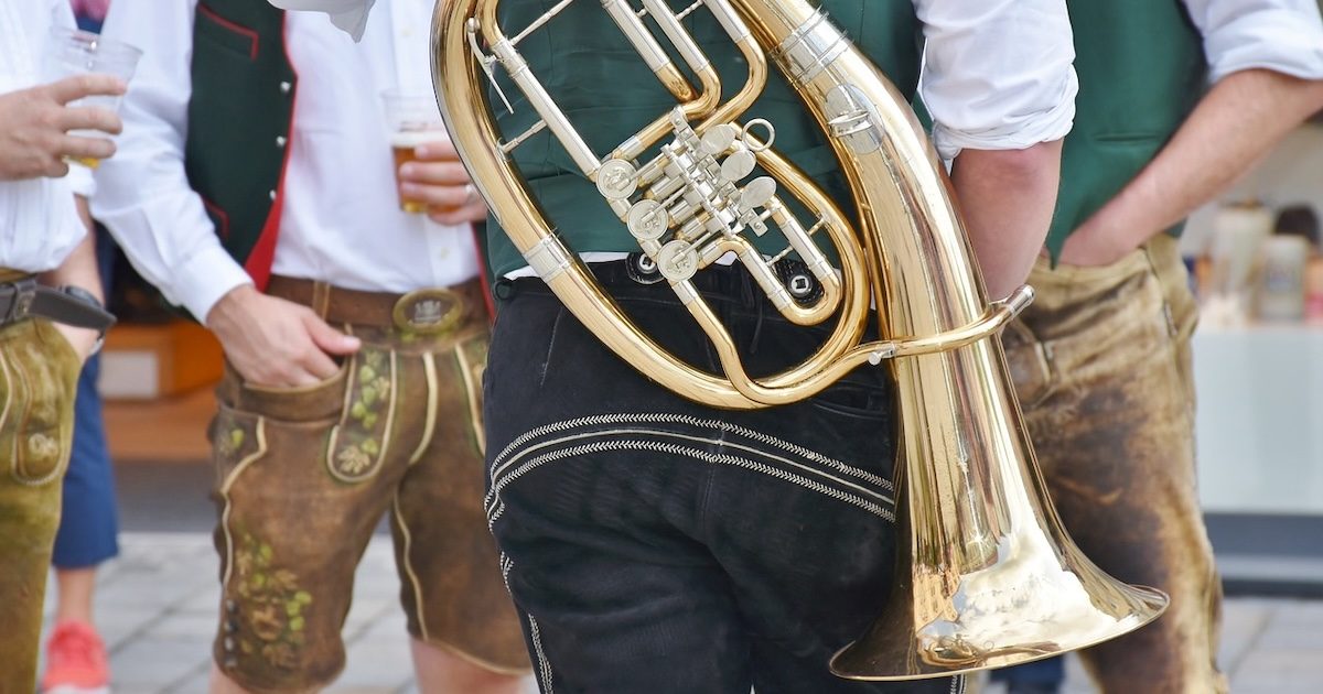 Kulturkampf von rechts: Lederhosen, Blasmusik und Biersaufen (Symbolfoto; pixabay RitaE)
