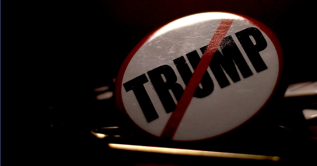 "No Trump"-Sticker (pixabay oliveralo; nachbearbeitet SdR)