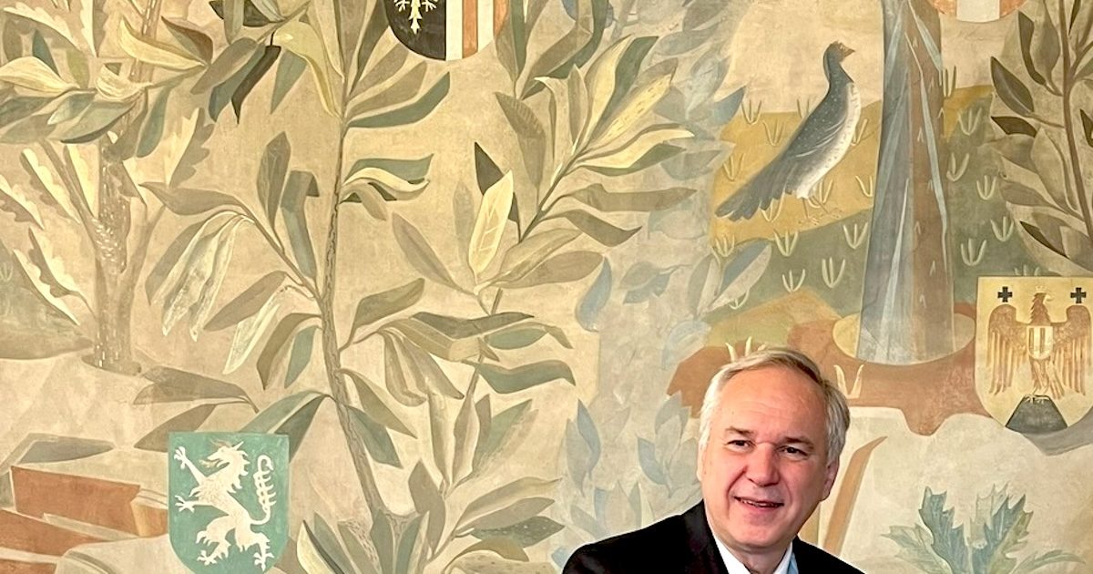 Walter Rosenkranz vor dem Eisenmenger-Bild im Parlament (FB-Seite Rosenkranz, 28.1.25; Ausschnitt)