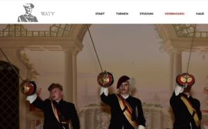 Auf der Website präsentieren sich die WATV-Burschen mit Tönnchen, Band und Glockenschläger (Screenshot WATV 25.3.25)