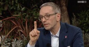 Kickl mit erhobenem Zeigefinger im ORF-Sommergespräch (Screenshot ORF 8.9.25)