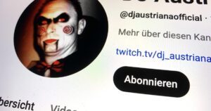 YouTube-Kanal von Heinz R. alias DJ Austriana – Profilbild: geschminkt als "Billy the Puppet" (Figur aus der Horrorfilmreihe „Saw“)