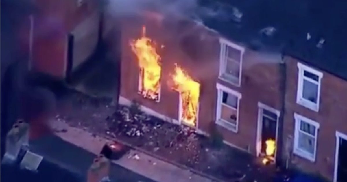 Pogromstimmung in Nordirland (Screenshot Video, 9.6.26; Quelle unbekannt)