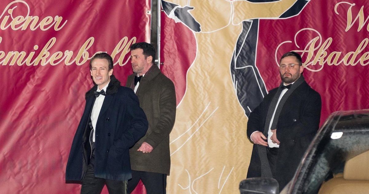 Eintreffen am FPÖ-Akademikerball: v.l.n.r. Alexander Pecka, Ibragim Madarov, Noah Krieger (Foto: Presseservice Wien 20.2.26)