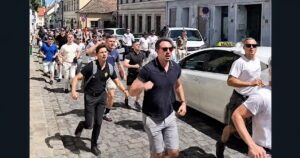 Identitäres Davonlaufen in Nussdorf (Screenshot Insta A.L., 25.7.26)