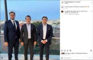 Sebastian Schwaighofer, Maximilian Weinzierl und Laurenz Barth bei der CPAC 2023 in Budapest (Screenshot Insta 19.9.23)
