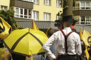 Dieses Jahr verlegten die Identitären ihre internationale Demonstration nach Berlin. Um zu provozieren wählten sie ein migrantisch geprägtes Viertel