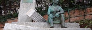 FPÖ-Denkmal Trümmerfrauen Mölker Bastei (© https://commons.wikimedia.org/wiki/File:Wien_Denkmal_Trümmerfrauen.jpg)