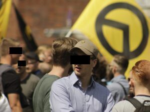 Philipp Huemer gemeinsam mit Mario Müller von Kontrakultur Halle beim Identitären-Aufmarsch in Berlin