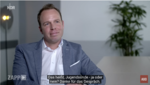 Stefan Magnet im ZAPP Medienmagazin: Will über seine "Jugendsünde" nicht sprechen. (Screenshot ZAPP)