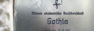 Türschild der Gothia Wien