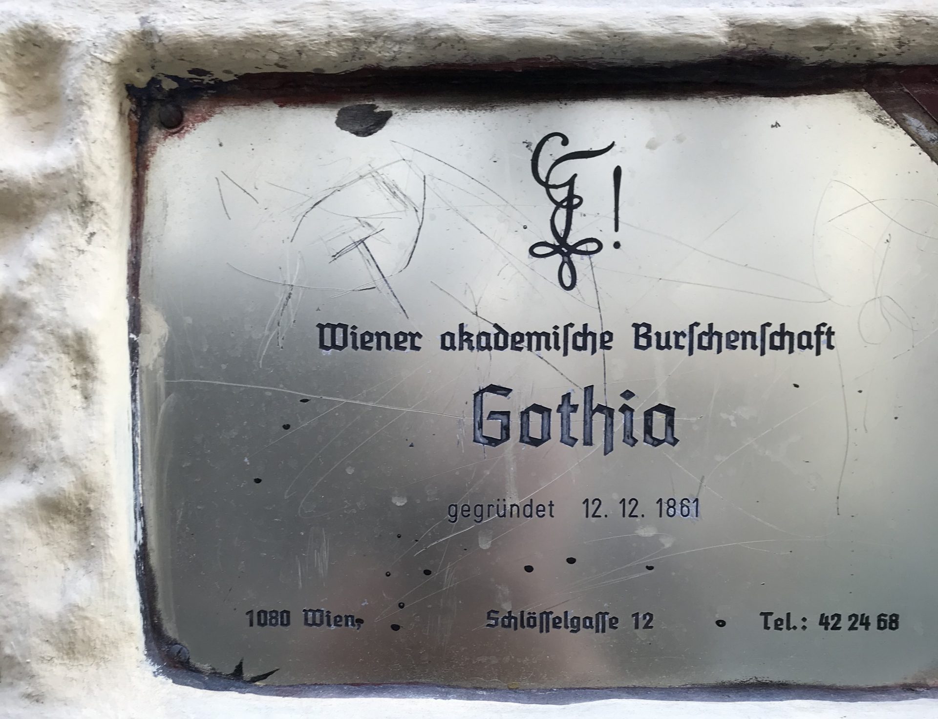 Türschild der Gothia Wien