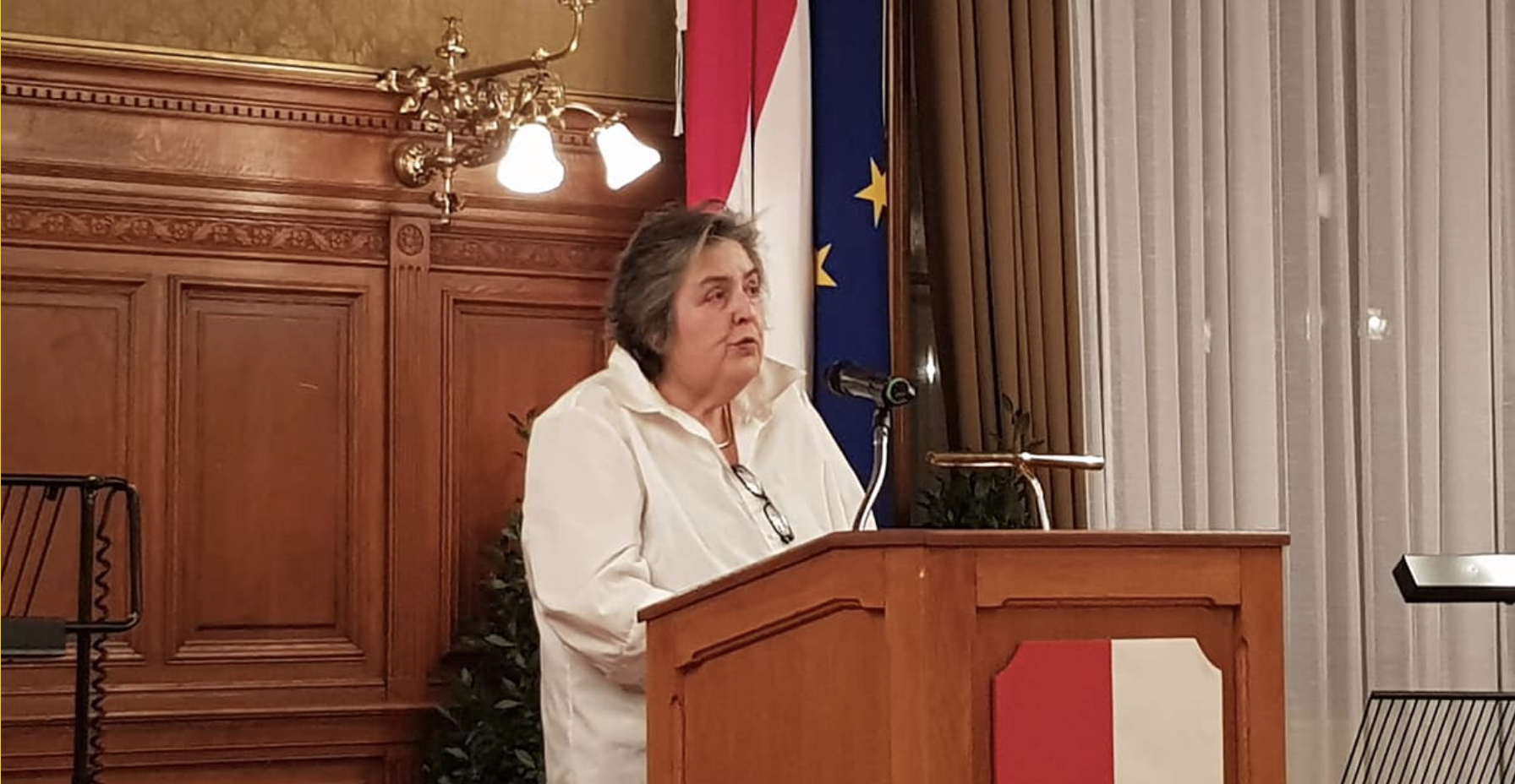 Eva Blimlinger anlÃ¤sslich der Zehnjahres-Feier Verein "IM-MER Maly Trostinec erinnern" (Foto Â© Niki Kunrath)