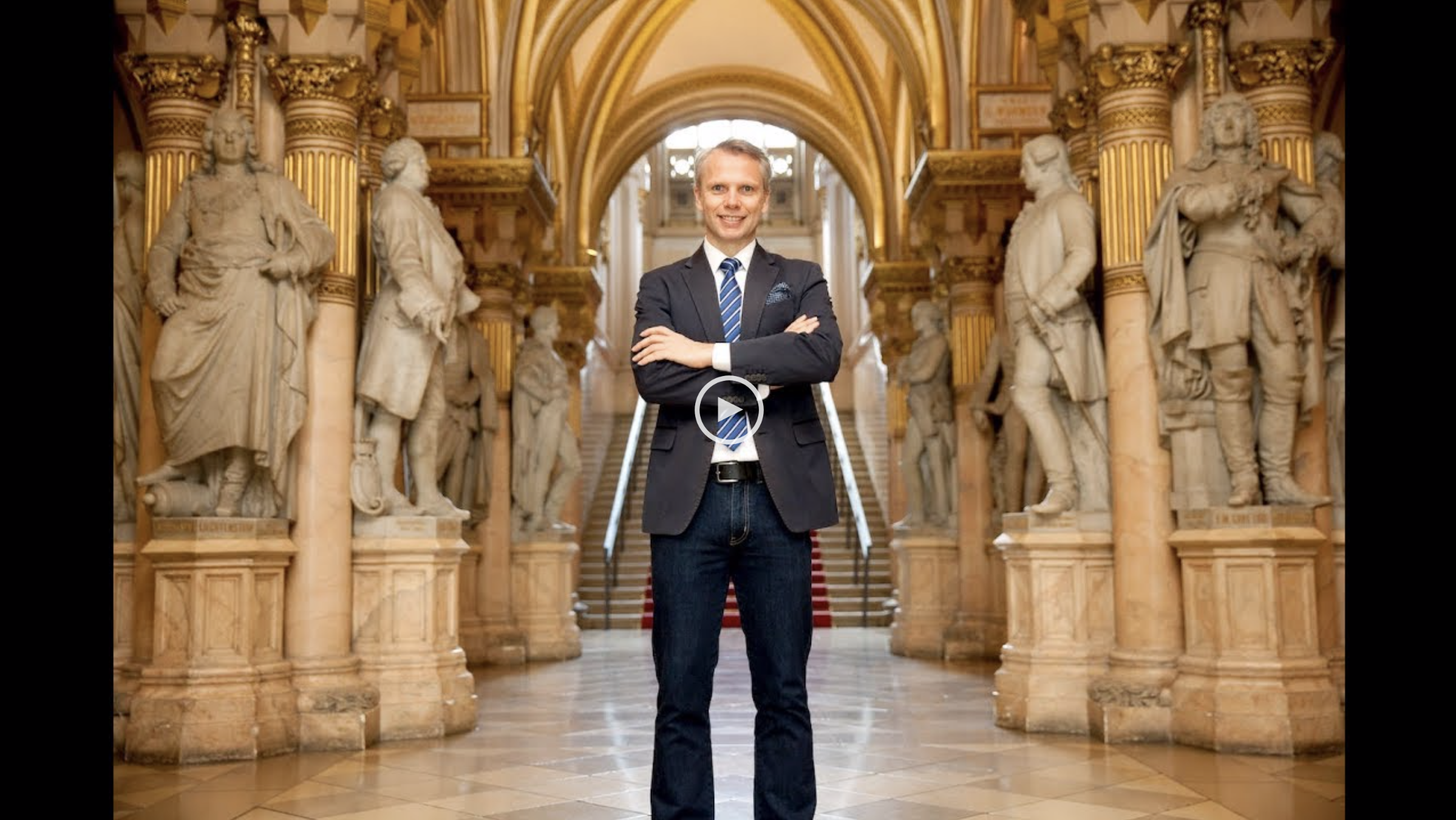 Christian Ortner in der Feldherrnhalle des HGM (Quelle Screenshot HGM)