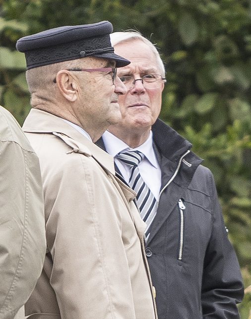 Wolfgang Jung (Vordergrund) mit Johann Herzog beim Nowotny-Gedenken 11.11.2018 (© Rechtsdrall)