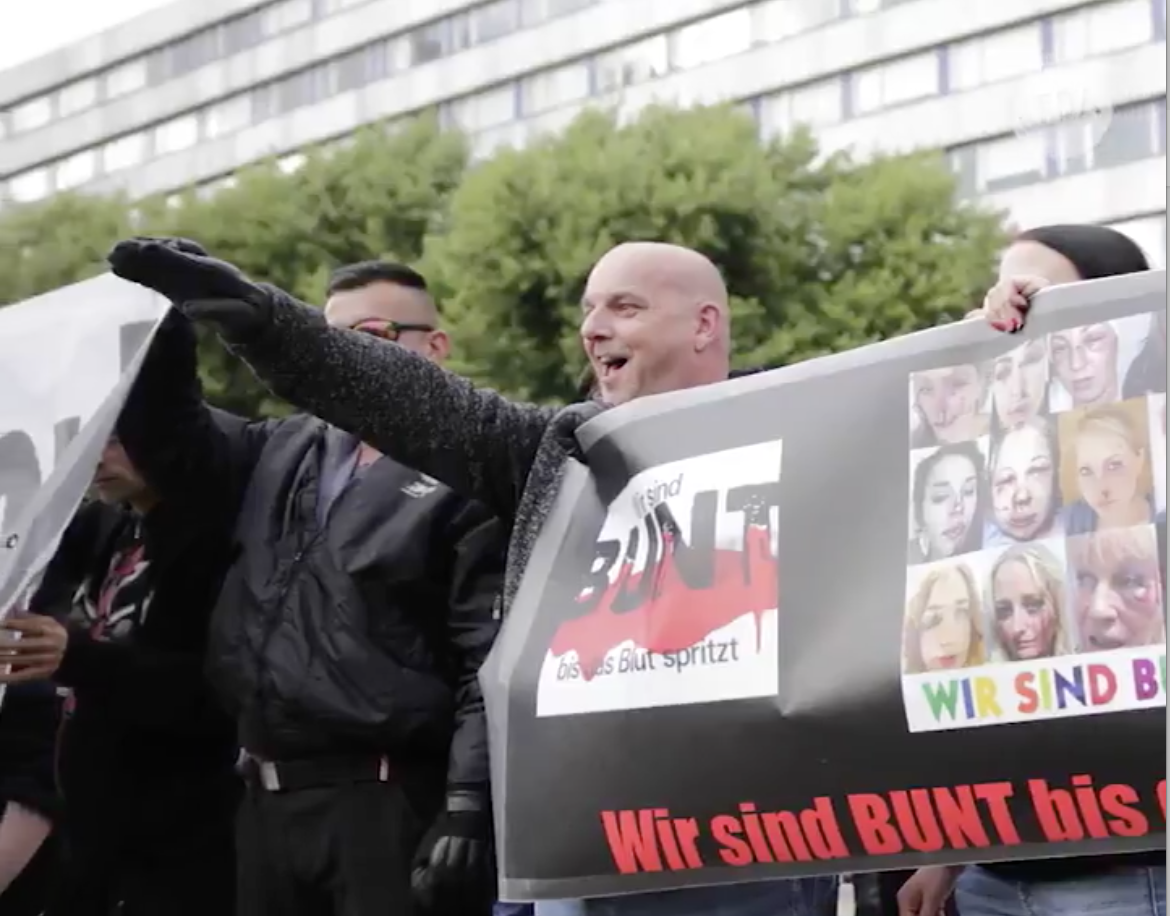 Neonazi Chemnitz 27.8.18 (mit HitlergruÃŸ und Quarzhandschuh)