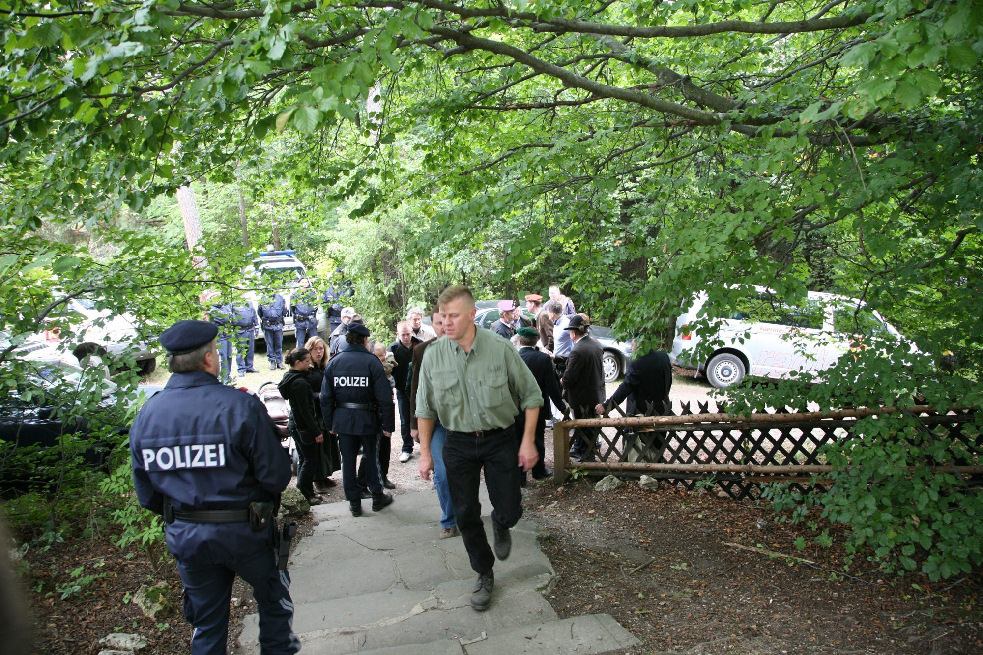 Hans Jörg Schimanek jun. 2009 während des SS-Veteranentreffens am Kärntner Ulrichsberg (Bildquelle: u-berg.at)