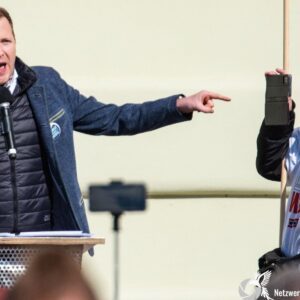 FPÖ-Generalsekretär Michael Schnedlitz bei Auftaktkundgebung am Heldenplatz am 6.3.21 (Foto: Presse Service Wien)