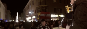 Michael Schnedlitz beim Auftritt vor den Identitären in Wiener Neustadt (Screenshot Youtube)